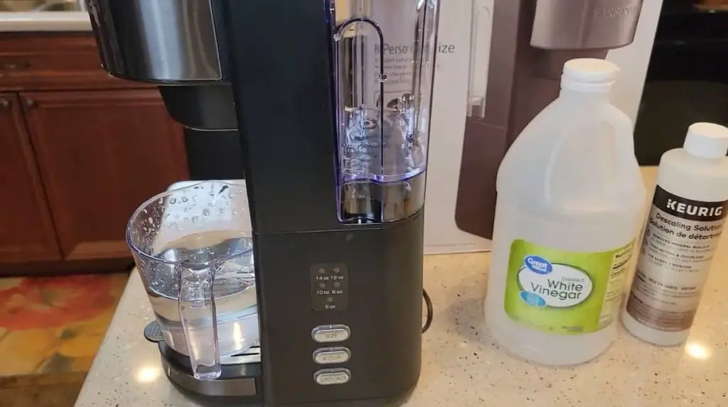 clean a farberware coffee maker with vinegar