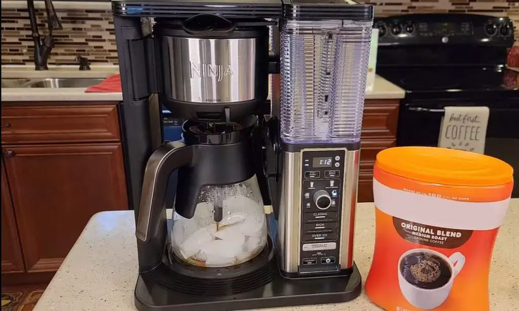 ninja cm401 coffee maker over ice