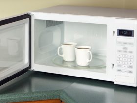 Can you reheat coffee in the microwave?